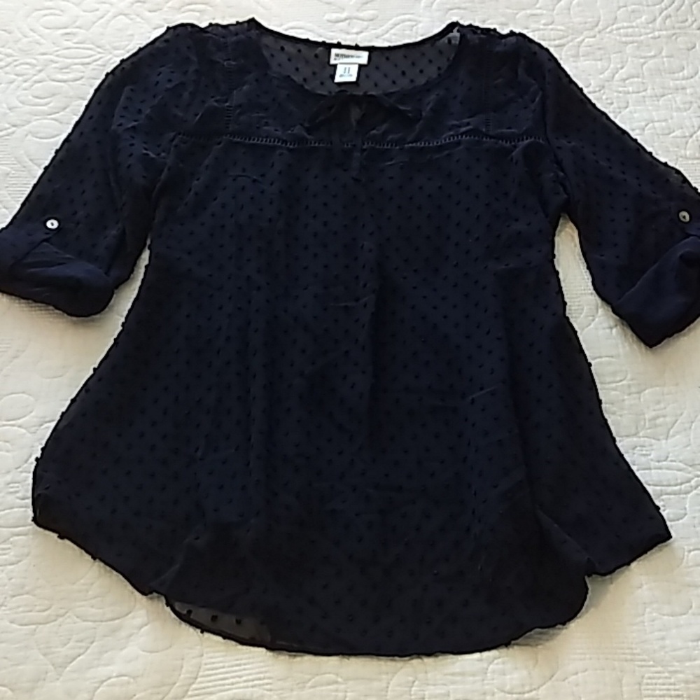 Motherhood Medium Dressy blouse sheer w/Swiss dot